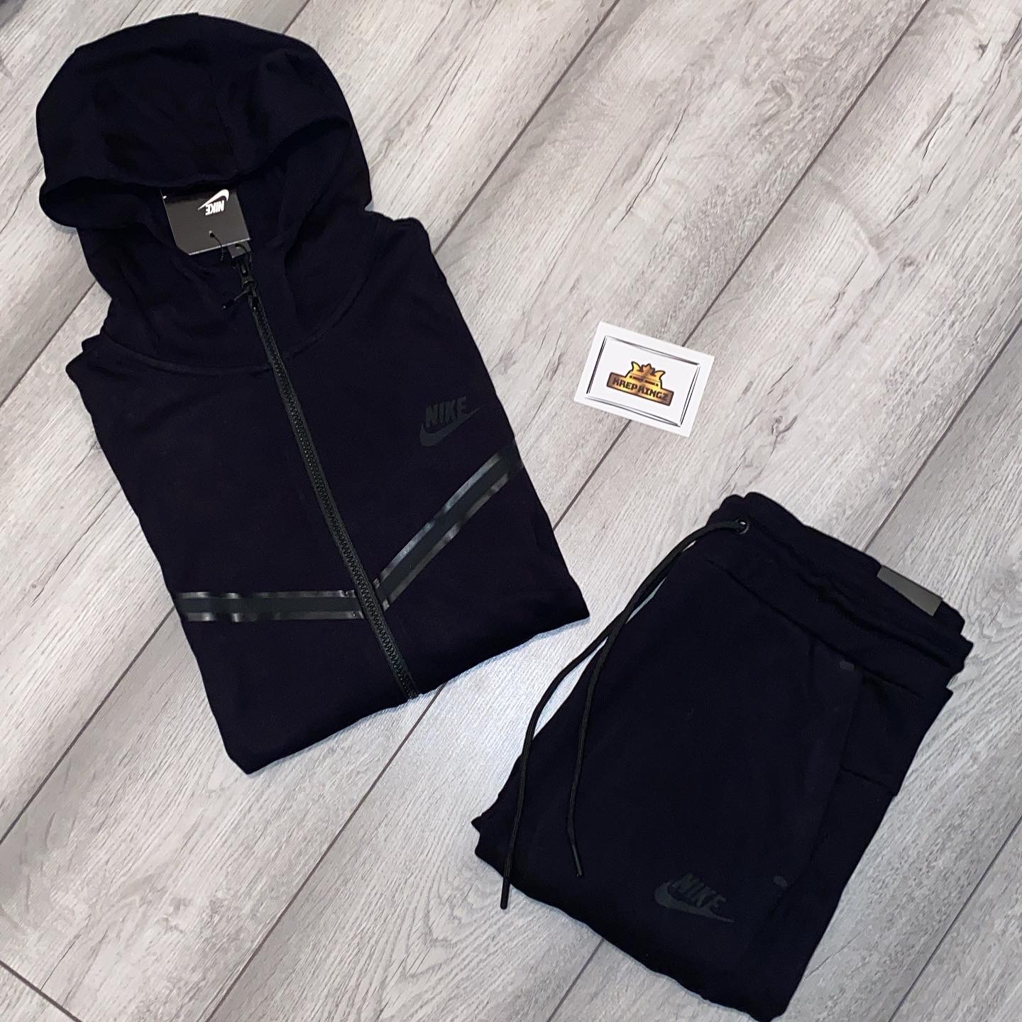 Nike tech 2025 tracksuit black